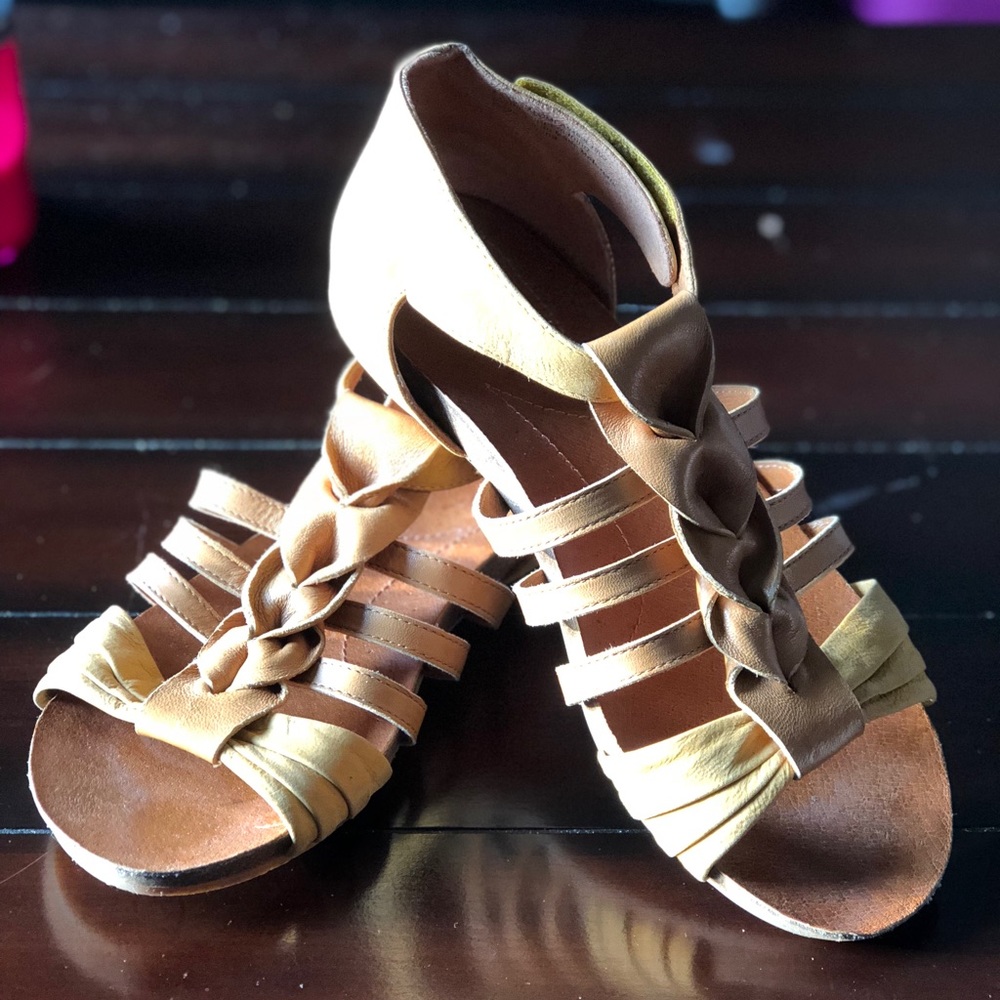 Naya Leather Sandals